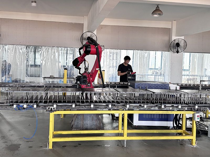 机器人装配焊接锚固件生产线